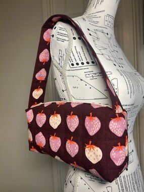 📍Locally Made📍Maroon Strawberry Print Baguette Shoulder Bag